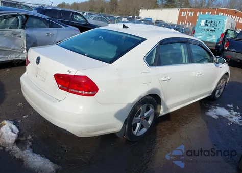 2012 Volkswagen Passat 2.5L Se z USA, uszkodzony, nr VIN 1VWBP7A32CC080634